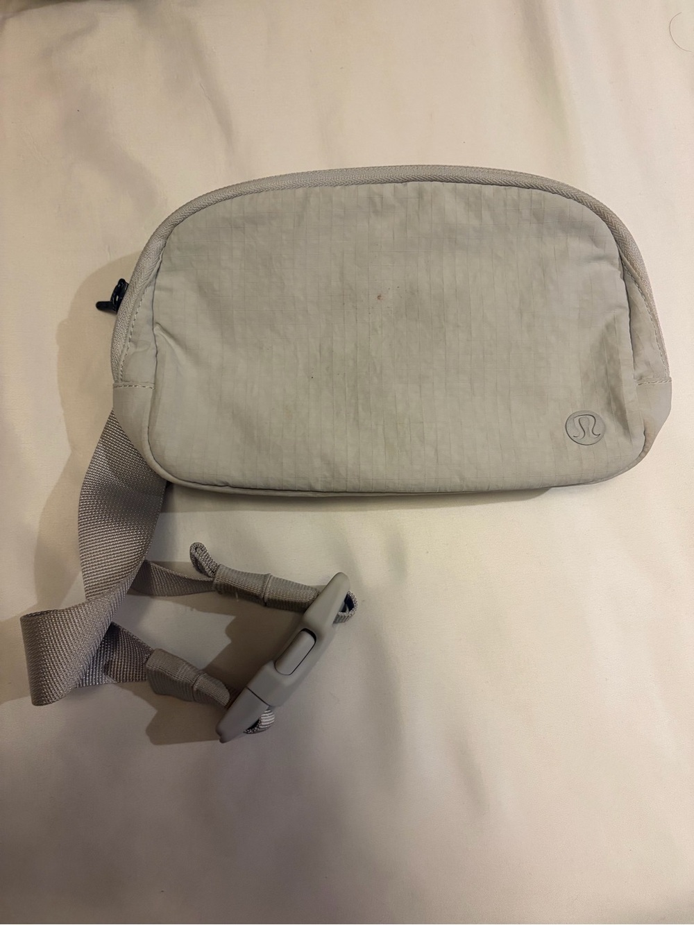 lululemon athletica light gray everyday belt bag